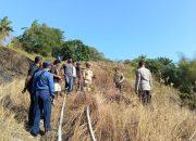 Gerak Cepat Polsek Tanjung Bersama Damkar Lombok Utara Padamkan Kebakaran Hutan