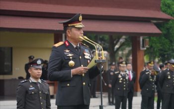 Personel Polda NTB Terima Satya Lencana, Wakapolda Tekankan Integritas