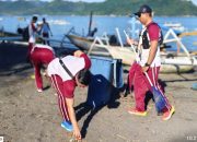 Bersih Pantai Cemara Lembar, Upaya Nyata Jaga Lingkungan Pesisir Lombok Barat